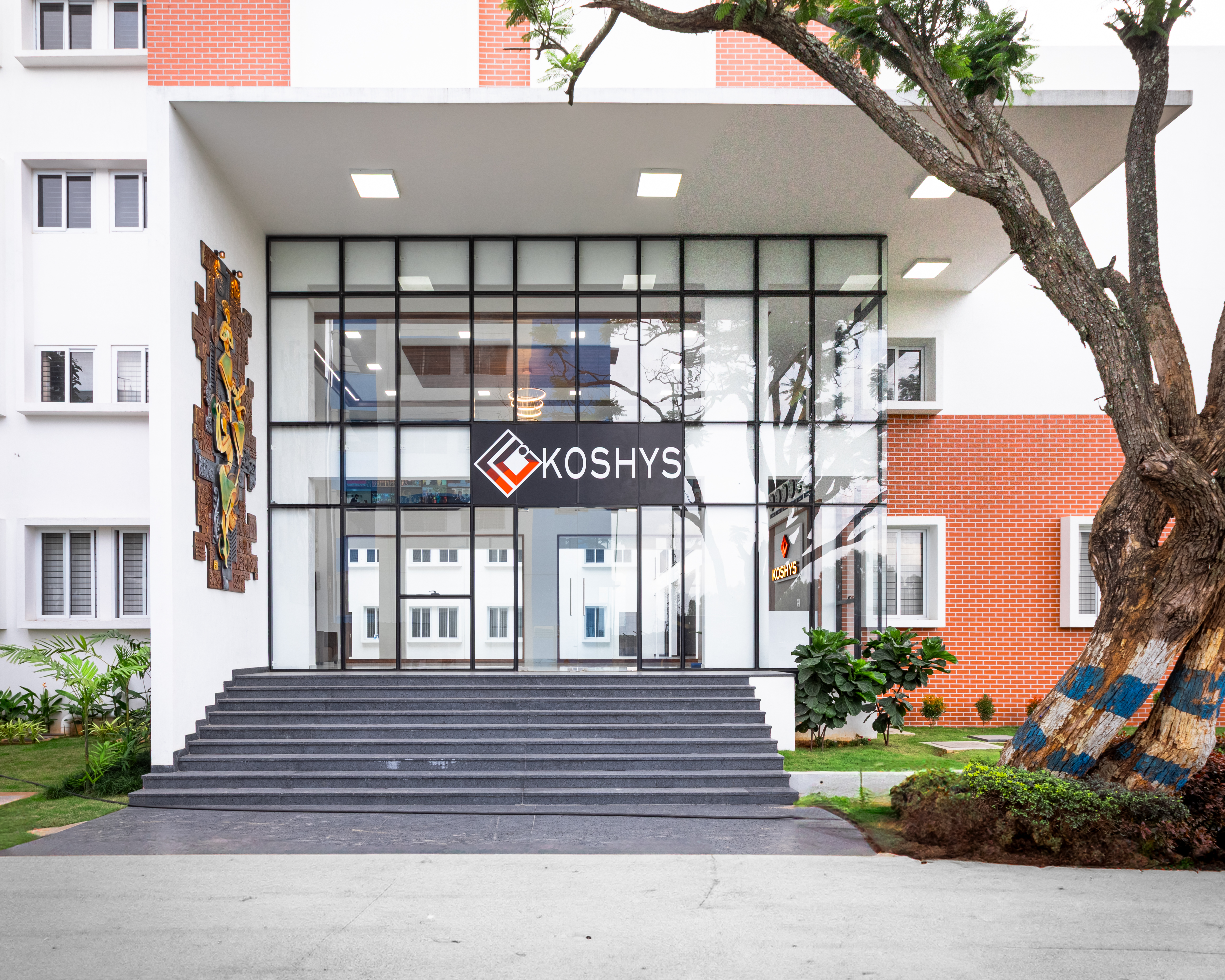 Main entrance of the Koshys Institute of Technology building